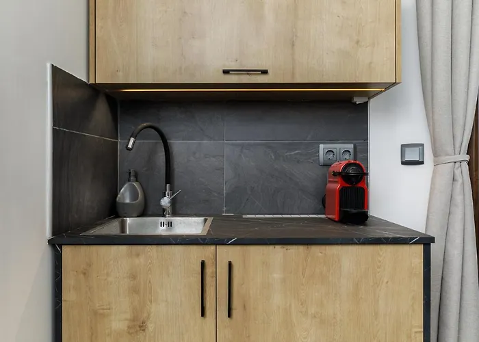 Stylish And Modern - Miltos Salonicco
